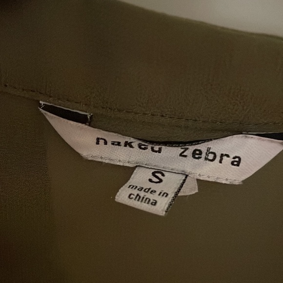 Naked zebra sleeveless green tank with buttons - Picture 2 of 3